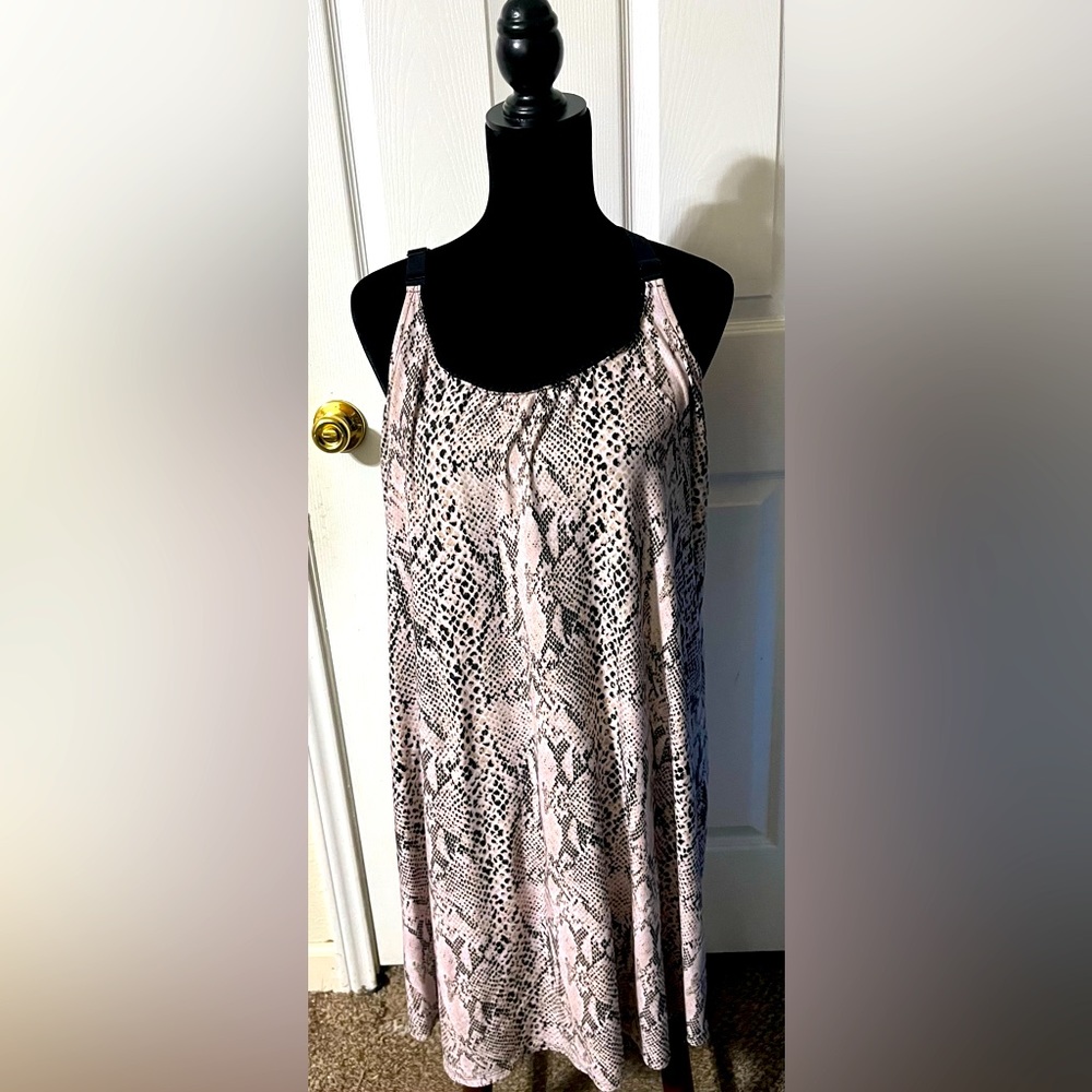 Secret Treasures
Womens 2X sleep 💤 gown